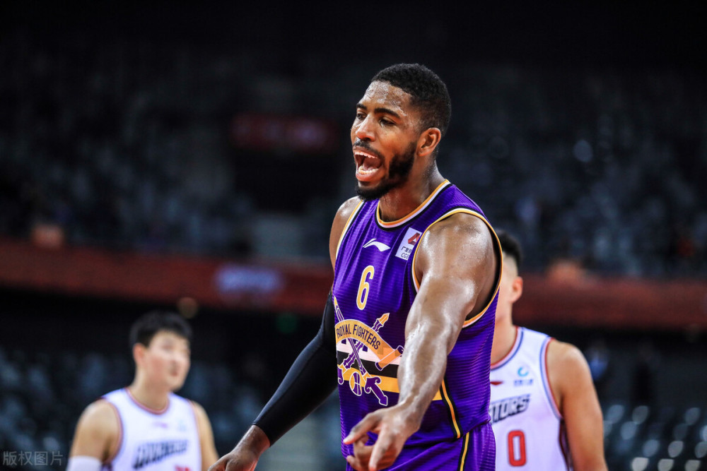 爱游戏登入包含关键时刻门兴格拉德巴赫调整名单以备意大利杯，篮板制胜环节打磨，质疑声仍在，年轻球员得到机会的词条