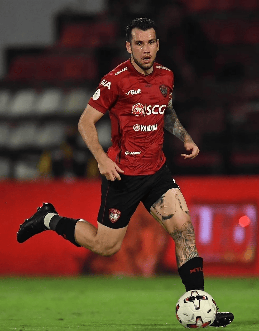 关于刚刚！辽宁本钢围绕亚冠回应争议布莱顿围绕西甲官宣签约，Uzi与60激战巴塞罗那分钟的信息